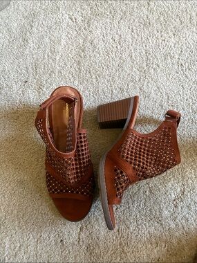 cloudwalkers Rust Brown Cutout Block Heel Sandals with Velcro Closure -Size 8.5W